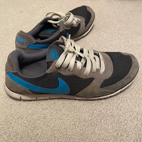 Nike tennis shoes - Picture 1 of 1